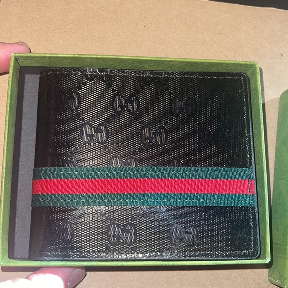 - Gucci mens wallet with box - Picture 2 of 6